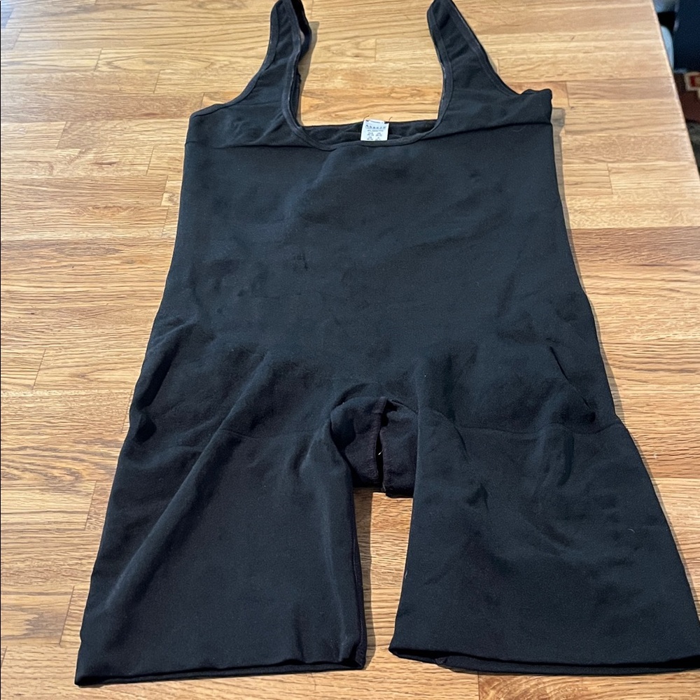 NWOT SPANX Black Assets Shaping Bodysuit